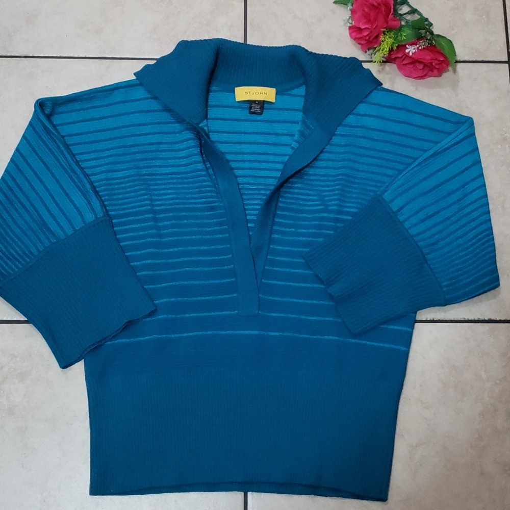 ST. JOHN Beautiful Sweater in Blue